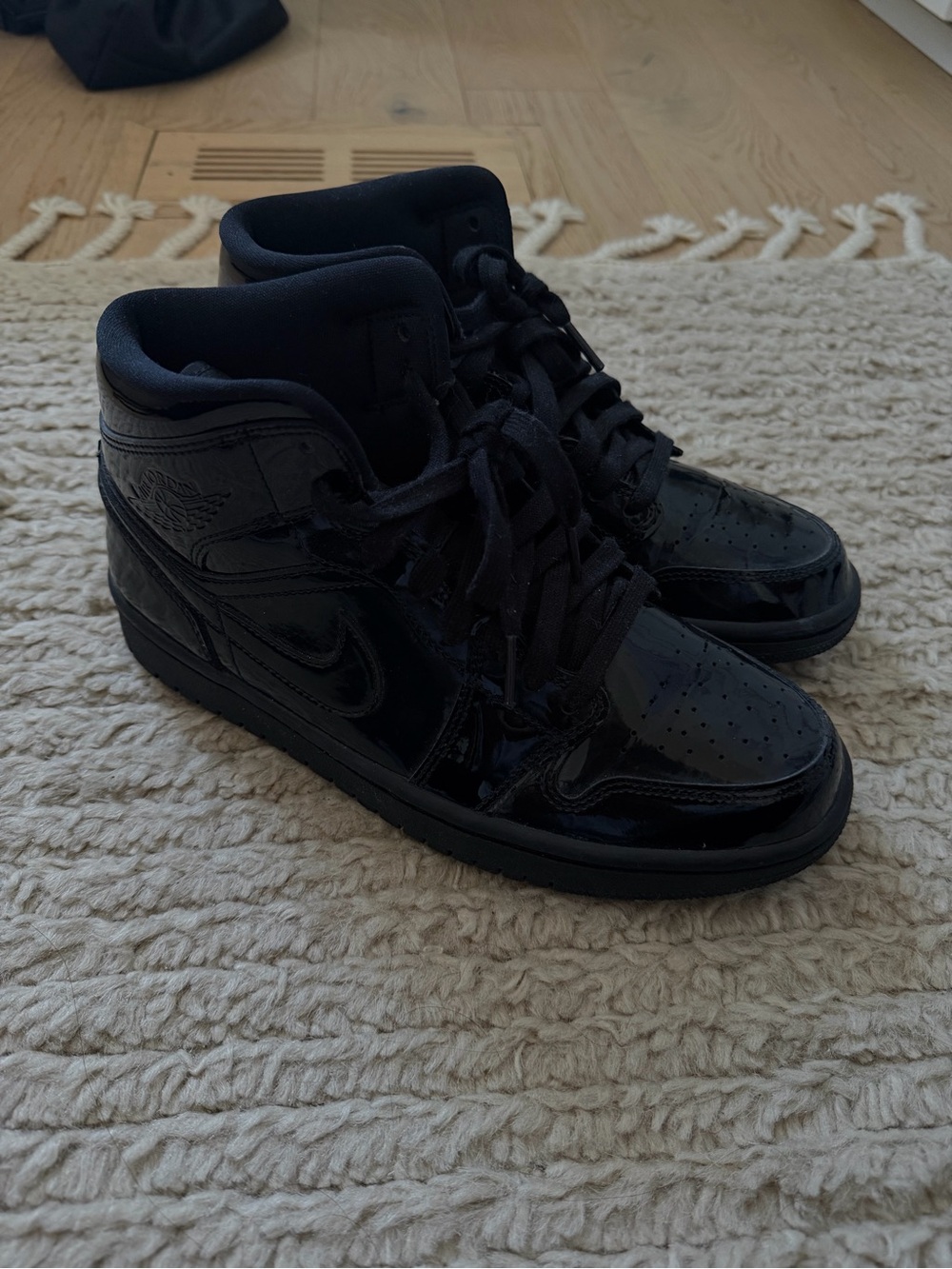 Nike Air Jordan 1 Mid Triple Black Patent Leather Sneakers Women’s Size 8